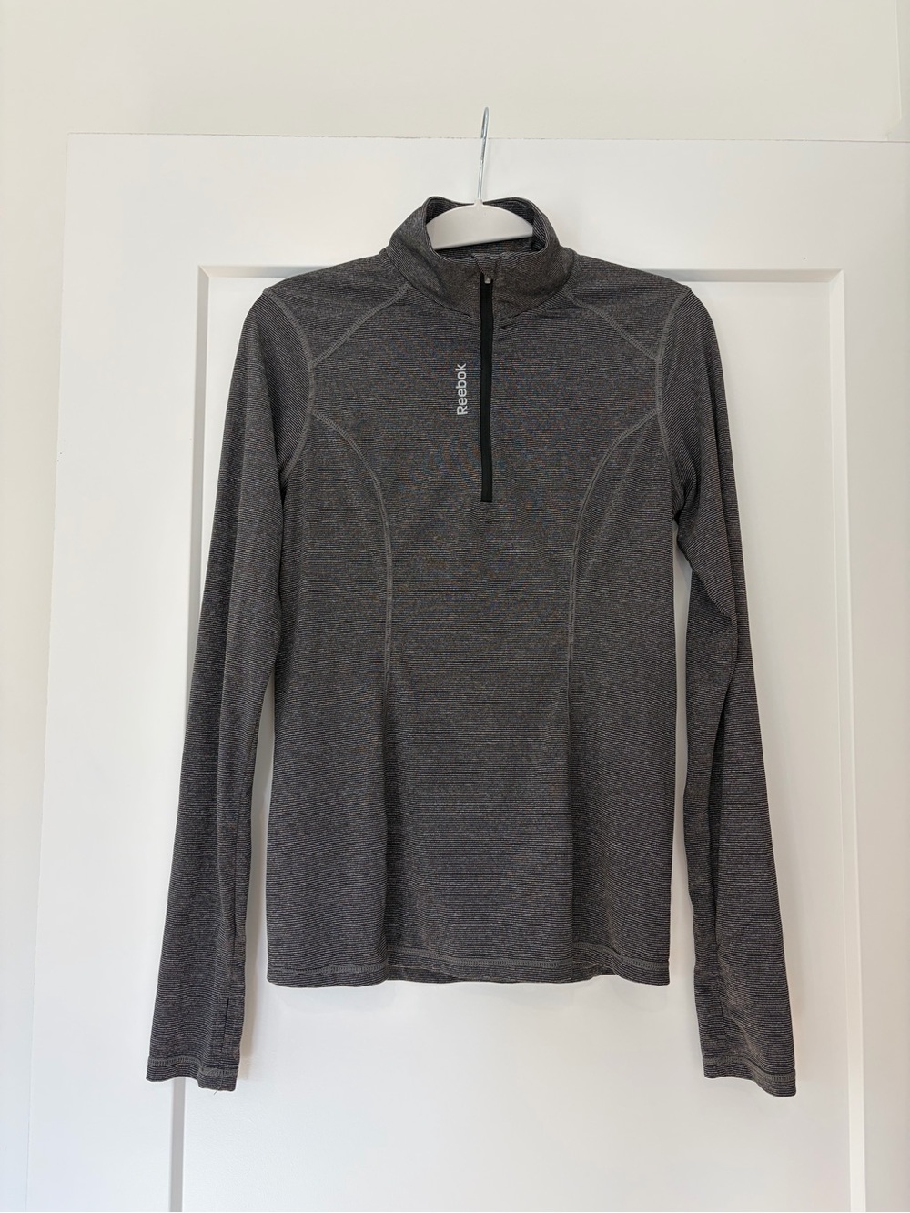 Reebok 1/4 Zip Long Sleeve Shirt Gray Lightweight Athletic XS Thumb Holes